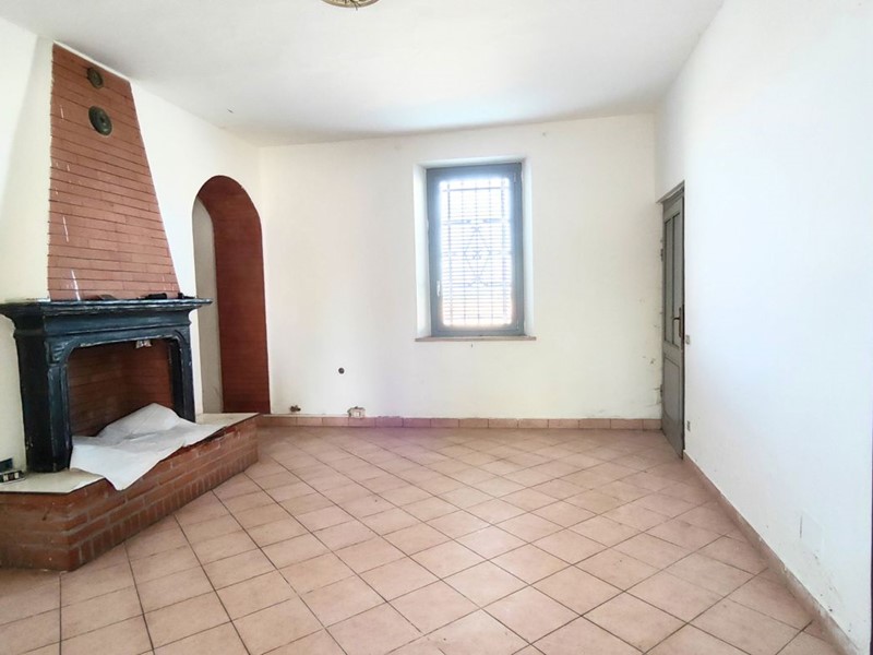 Villetta a schiera in Vendita a San Pietro in Cerro, 87'000€, 161 m²