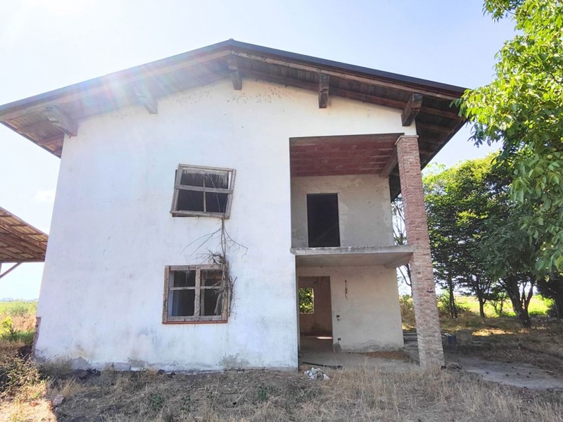 Villa in Vendita a San Pietro in Cerro, 50'000€, 85 m²