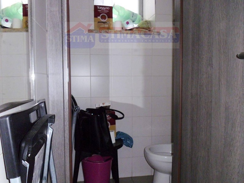 Negozio in Affitto a Afragola, 700€, 60 m²