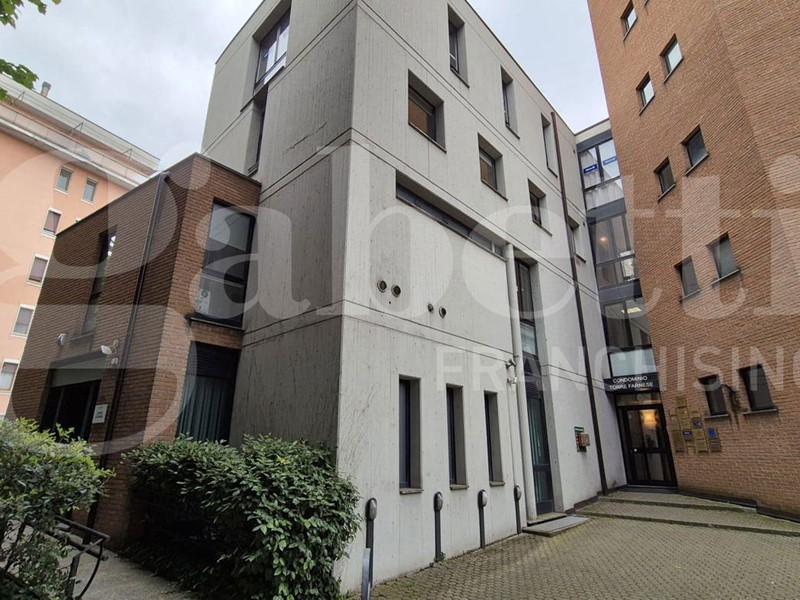 Ufficio in Vendita a Piacenza, 119'000€, 91 m², arredato