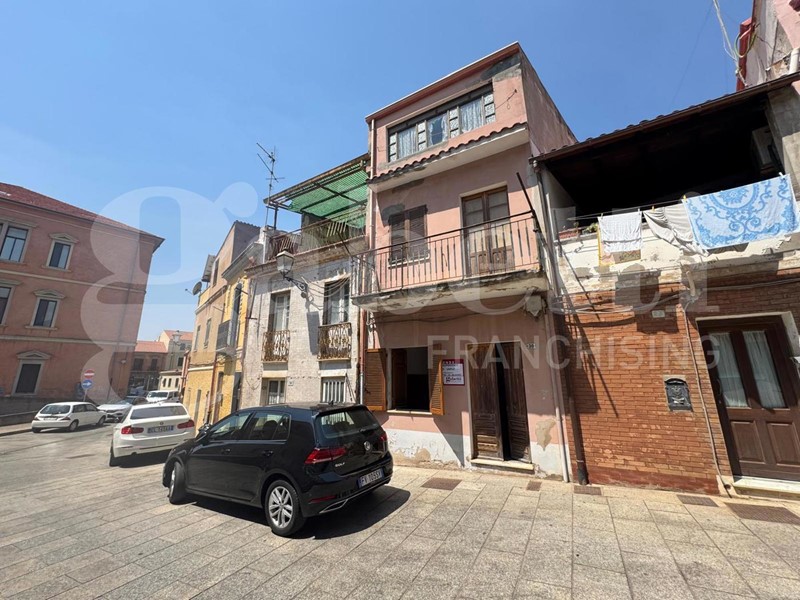 Casa Indipendente in Vendita a Iglesias, 45'000€, 125 m²