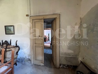 Appartamento in Vendita a Fiumefreddo Bruzio, 280'000€, 467 m²
