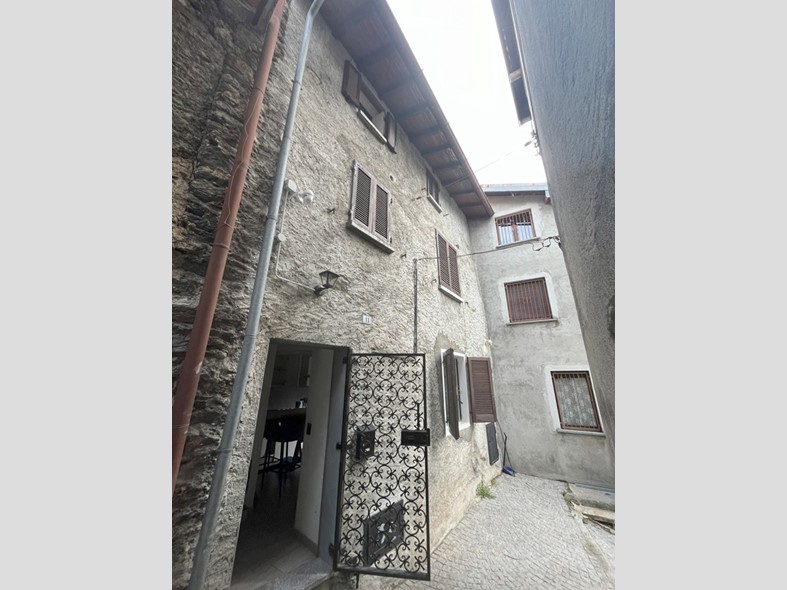 Casa Indipendente in Vendita a San Bartolomeo Val Cavargna, 35'000€, 76 m²