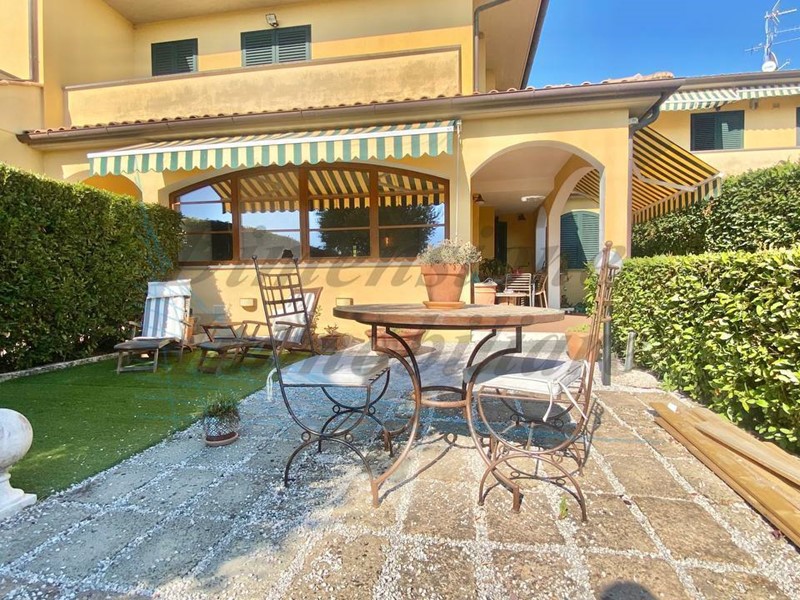 Appartamento in Vendita a Rosignano Marittimo, 240'000€, 120 m², arredato, con Box