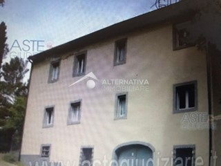 Villa in Vendita a Montecatini Val di Cecina, 112'500€, 480 m²