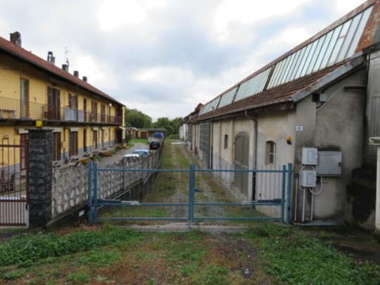 Capannone in Vendita a Luserna San Giovanni, 166'500€, 1578 m²