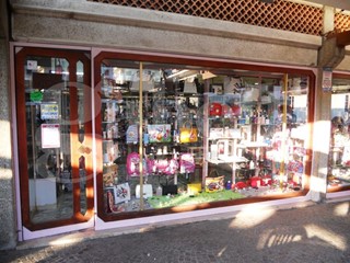 Negozio in Vendita a Sessa Aurunca, 130'000€, 35 m², arredato