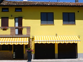 Casa Indipendente in Vendita a Casina, zona Galleria Casaleo, 240'000€, 250 m², arredato