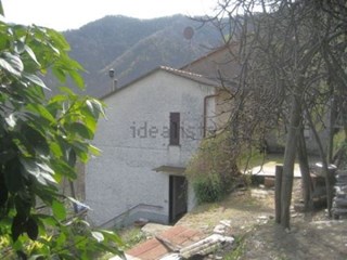 Casa Semi Indipendente in Vendita a Coreglia Ligure, zona MONTALLEGRO, 89'900€, 100 m², arredato
