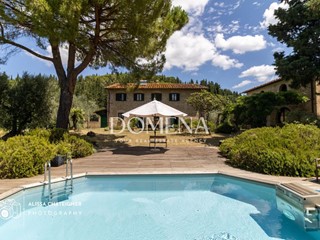 Casale in Vendita a Montespertoli, 1'400'000€, 600 m², arredato, con Box