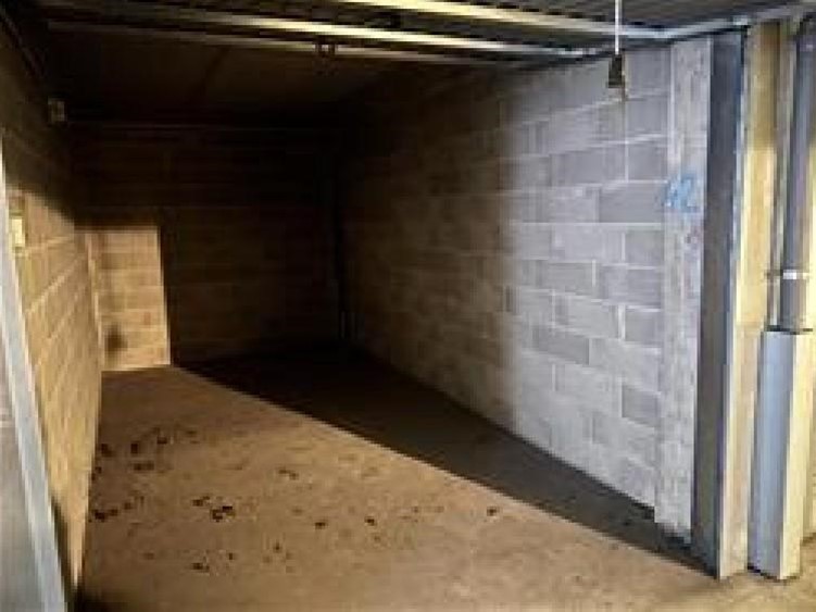 Box in Vendita a Sesto San Giovanni, 8'450€, 13 m²