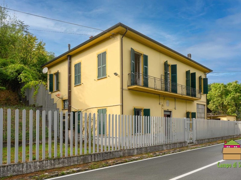Casa Indipendente in Vendita a Borghetto di Vara, 155'000€, 243 m², con Box