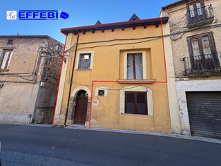 Appartamento in Vendita a Spezzano della Sila, 45'000€, 140 m²