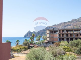 Bilocale in Vendita a Sant'Alessio Siculo, 114'000€, 86 m²