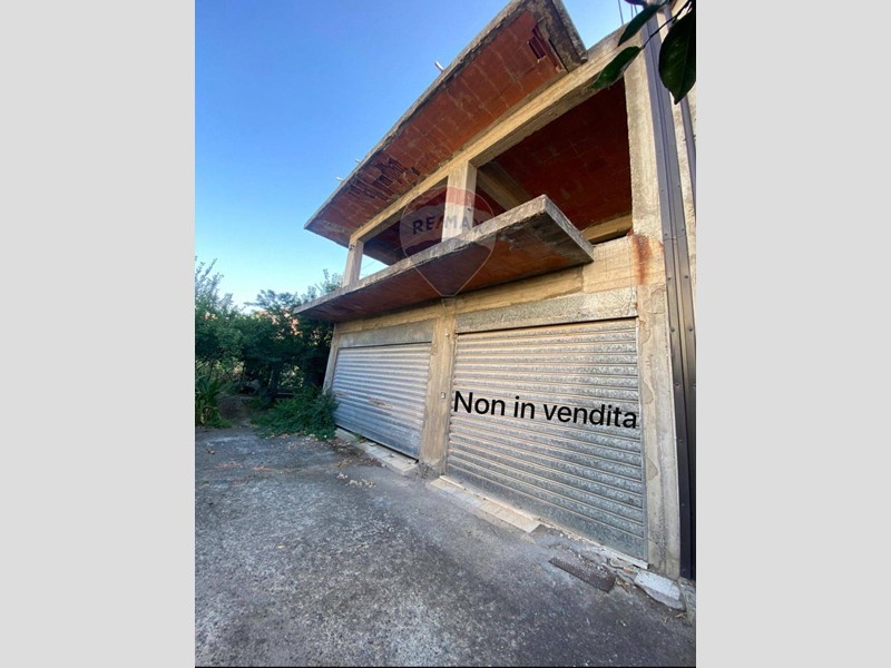 Villa in Vendita a Pace del Mela, 39'900€, 200 m²