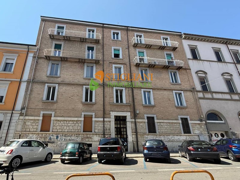 Ufficio in Vendita a Campobasso, 95'000€, 110 m²
