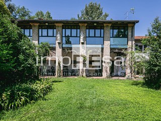 Villa in Vendita a Azzano Decimo, 390'000€, 412 m²