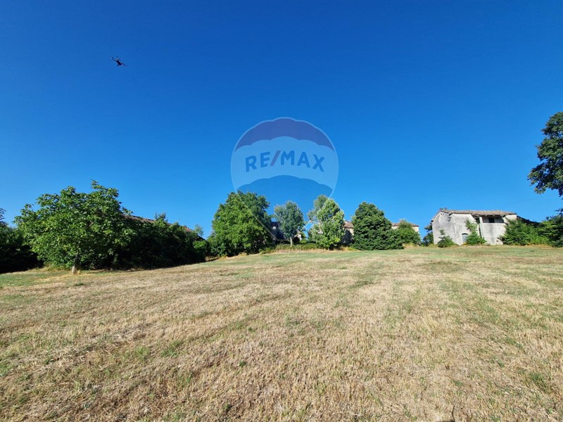 Rustico in Vendita a Sepino, 400'000€, 2000 m²