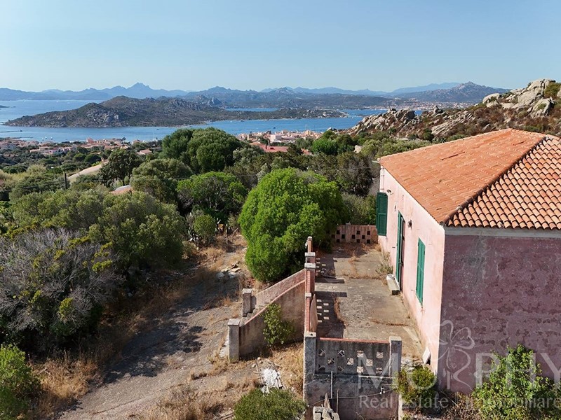 Casa Indipendente in Vendita a La Maddalena, 850'000€, 130 m²