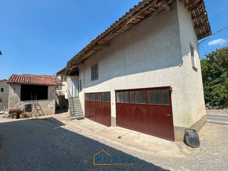 Casa Indipendente in Vendita a Rocca Cigliè, 99'000€, 368 m²