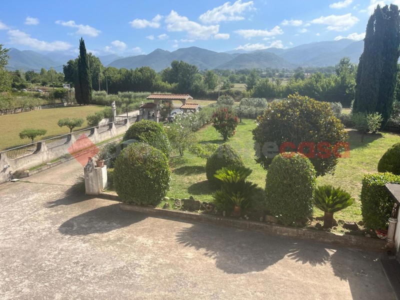 Casa Indipendente in Vendita a Cassino, 350'000€, 500 m²