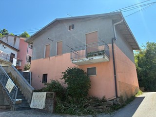 Casa Indipendente in Vendita a Pennabilli, zona Soanne, 55'000€, 152 m²