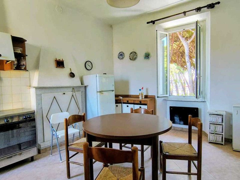 Quadrilocale in Vendita a Carrara, zona MARINA DI CARRARA, 135'000€, 85 m²