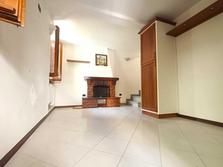 Casa Indipendente in Vendita a Massa, 210'000&euro;, 105 m²