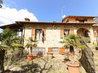 Villa in Vendita a Castelnuovo Berardenga, zona Vagliagli, 820'000€, 330 m², arredato, con Box