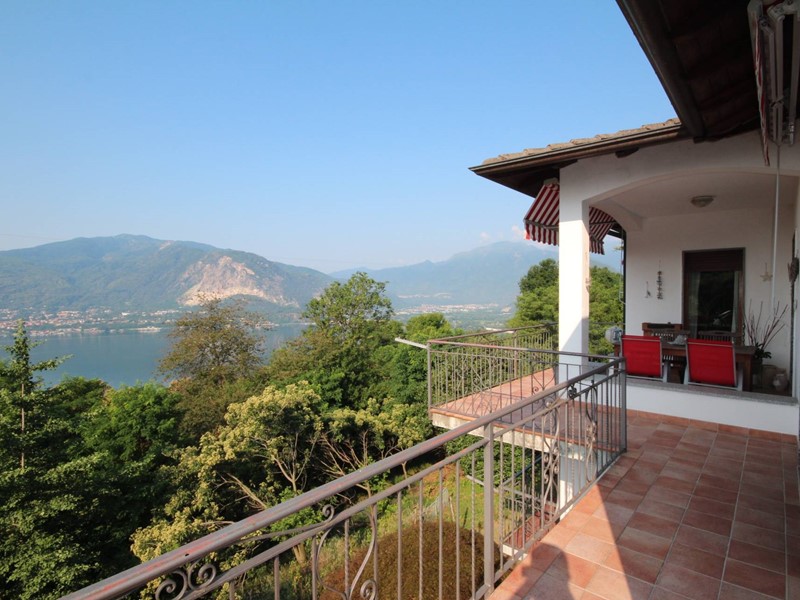 Casa Indipendente in Vendita a Verbania, 130 m²