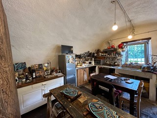 Appartamento in Vendita a Calizzano, 350'000&euro;, 350 m²