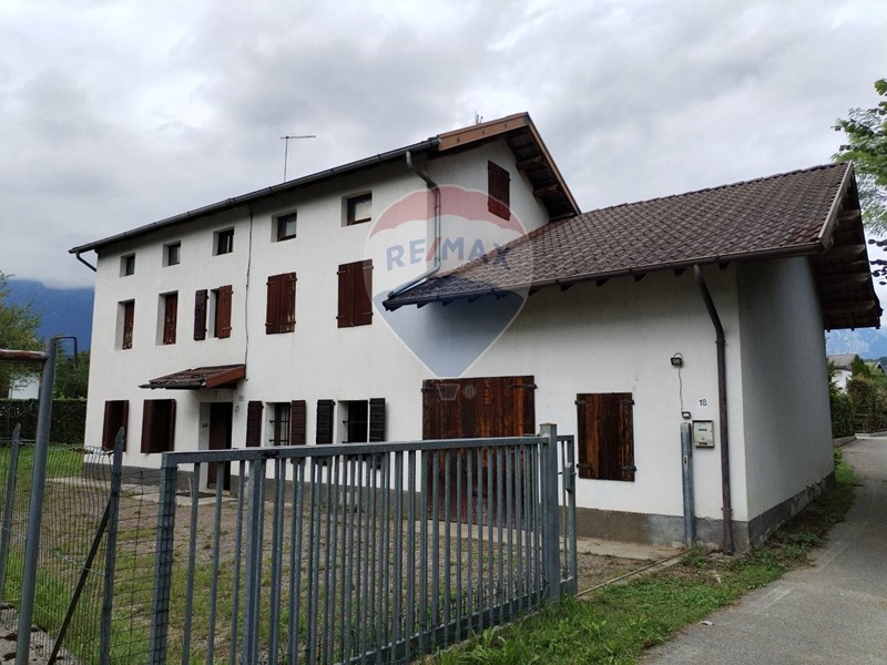 Villa in Vendita a Sedico, 140'000€, 180 m²