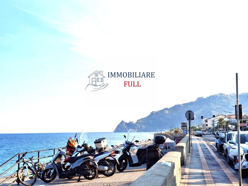 Appartamento in Vendita a Santa Teresa di Riva, 237'000€, 257 m²