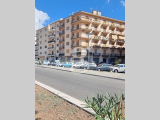 Appartamento in Vendita a Reggio Calabria, 130'000€, 155 m²
