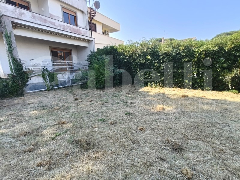 Villa bifamiliare in Vendita a Anzio, 219'000€, 180 m²
