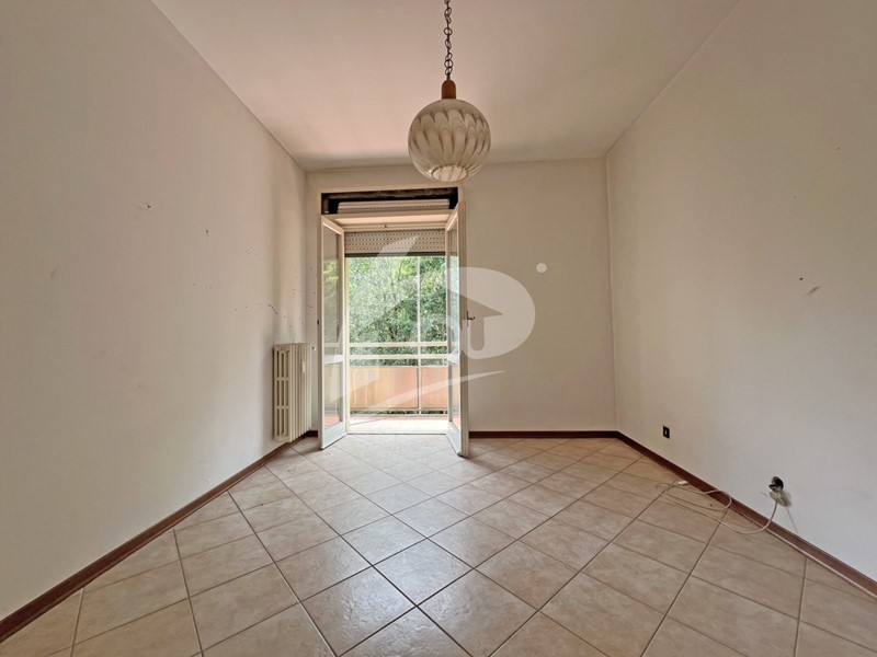 Quadrilocale in Vendita a Leggiuno, 108'000€, 73 m²