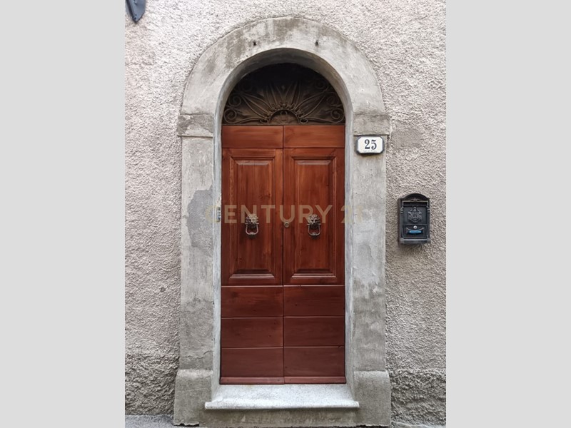 Appartamento in Vendita a Radicofani, 35'000€, 80 m²