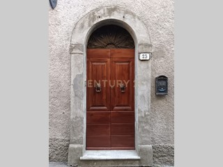 Appartamento in Vendita a Radicofani, 35'000€, 80 m²