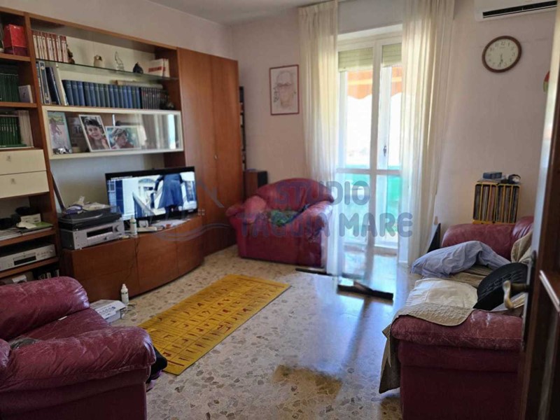 Quadrilocale in Vendita a Taggia, 255'000€, 95 m², con Box