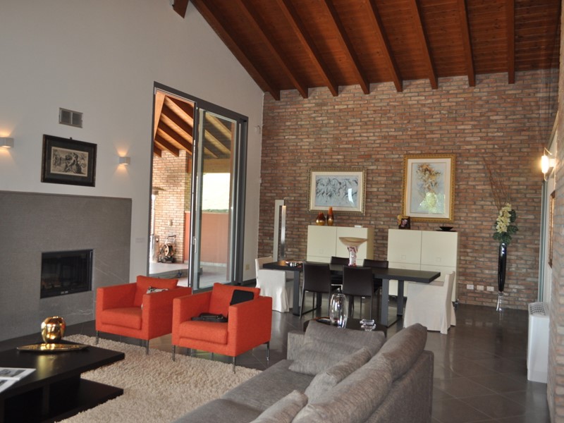 Casa Indipendente in Vendita a Castell'Arquato, 860'000€, 326 m²