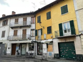Casa Indipendente in Vendita a Gassino Torinese, 38'367€, 250 m²