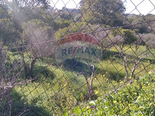 Terreno agricolo in Vendita a Gravina di Catania, 50'000€, 1934 m²