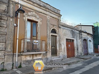 Casa Indipendente in Vendita a Canicattini Bagni, 36'000€, 170 m²