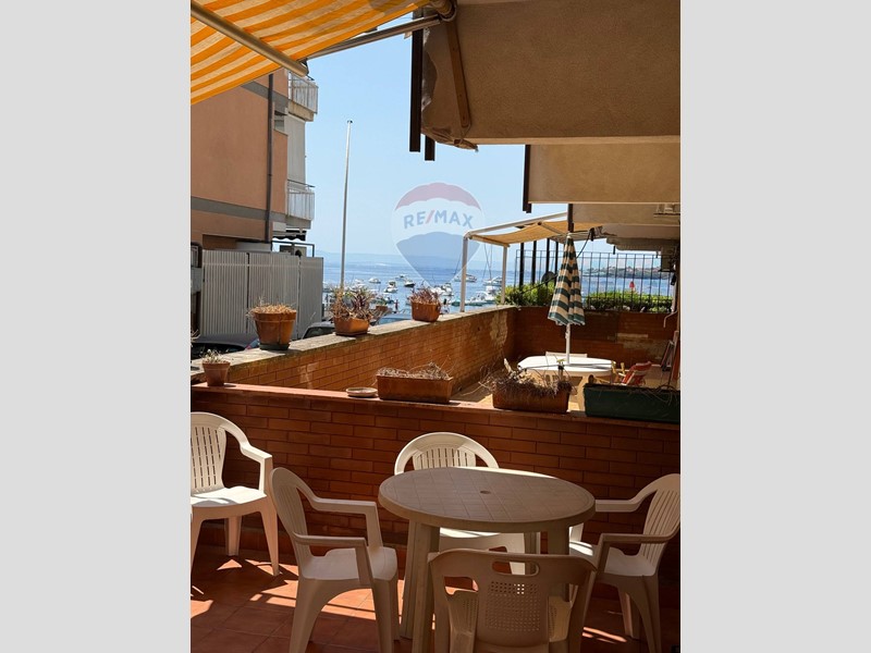 Trilocale in Vendita a Aci Castello, 239'000€, 125 m²