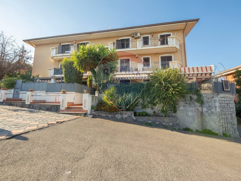 Appartamento in Vendita a Tremestieri Etneo, 165'000€, 133 m²