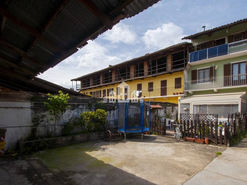 Casa Indipendente in Vendita a Rivarolo Canavese, 139'000€, 153 m²