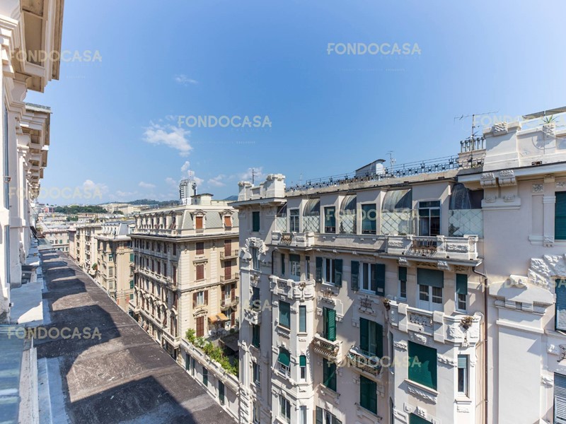 Appartamento in Vendita a Genova, 569'000€, 176 m²