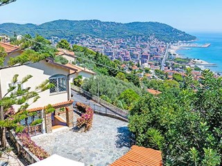 Villa in Vendita a Andora, 780'000€, 155 m²