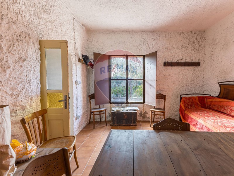 Casa Indipendente in Vendita a Sassari, 150'000€, 133 m²