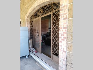 Villa in Vendita a Battipaglia, 250'000€, 200 m²